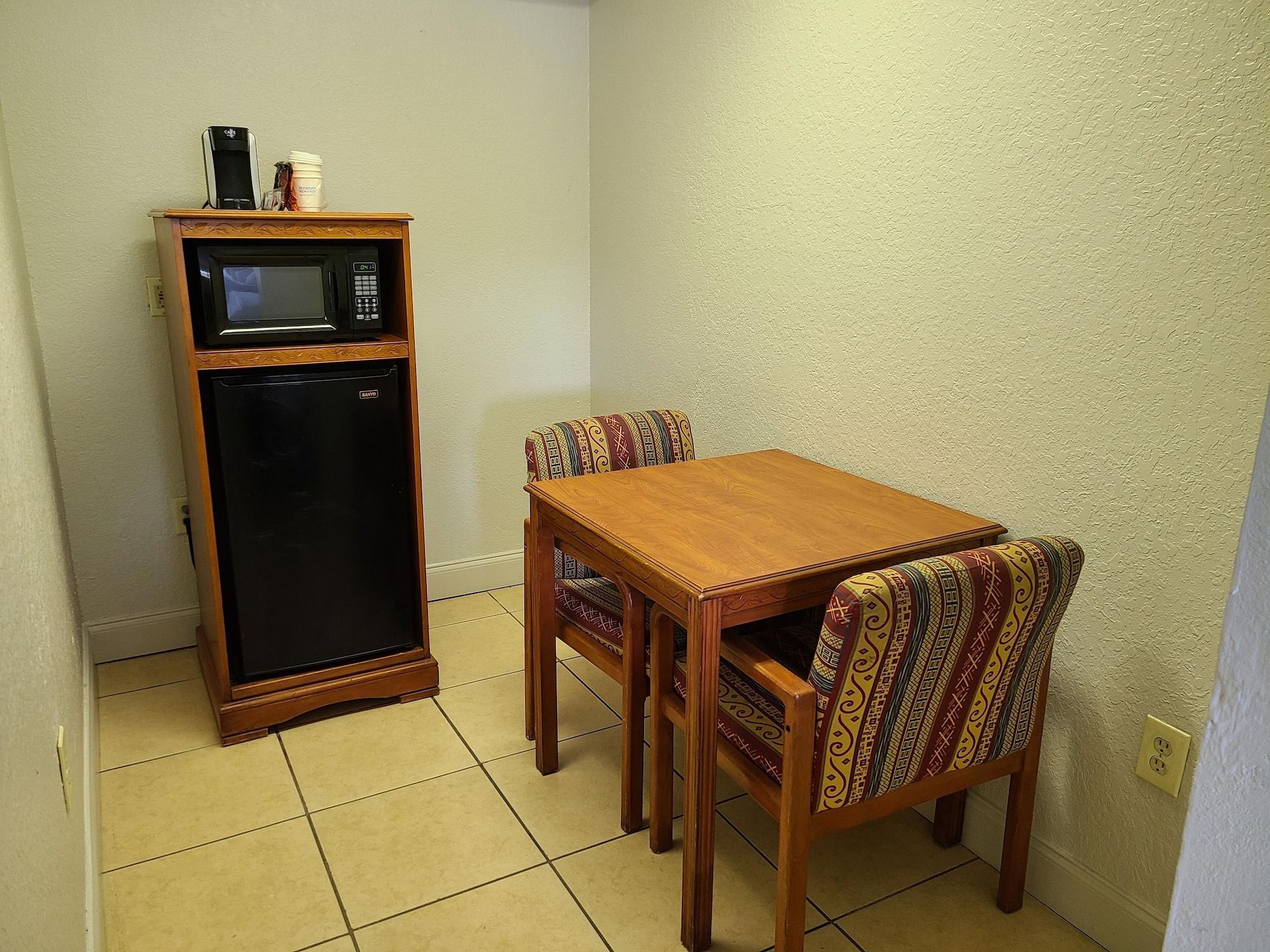 Quality Inn & Suites Orlando East - Ucf Area Alafaya Εξωτερικό φωτογραφία