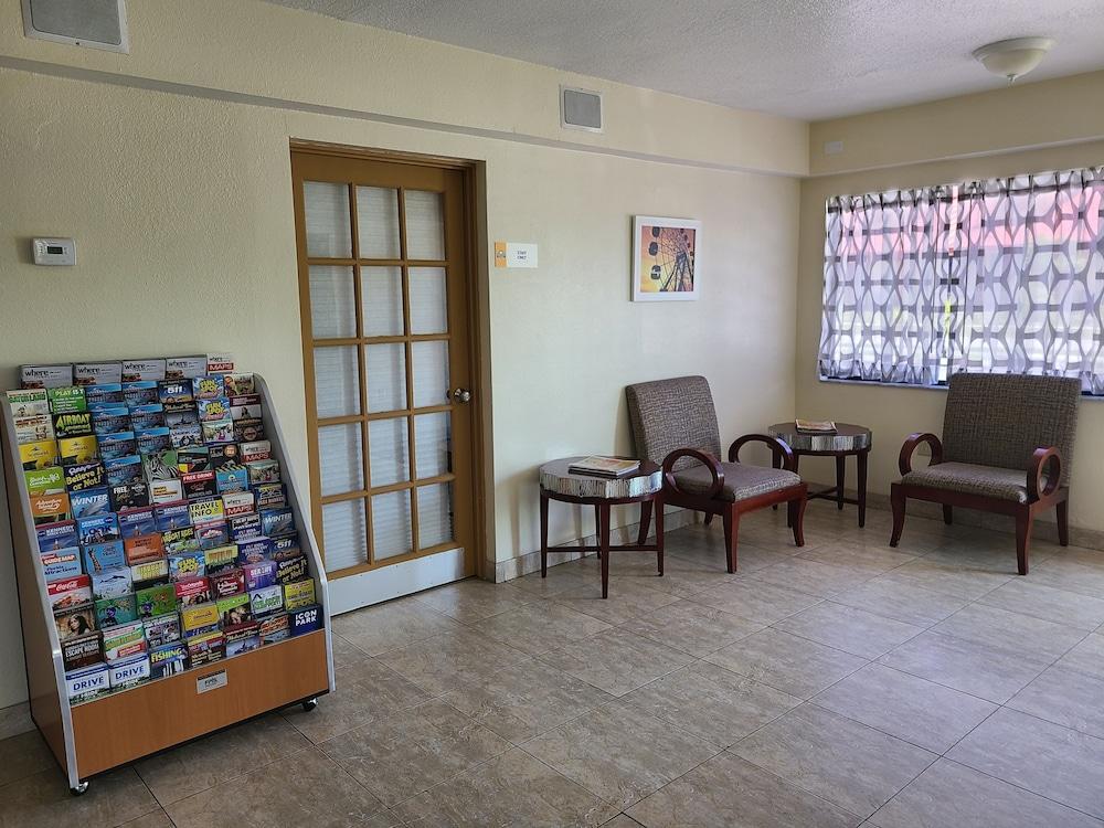 Quality Inn & Suites Orlando East - Ucf Area Alafaya Εξωτερικό φωτογραφία