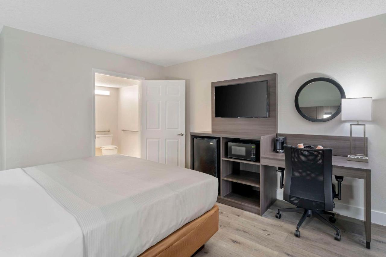 Quality Inn & Suites Orlando East - Ucf Area Alafaya Εξωτερικό φωτογραφία