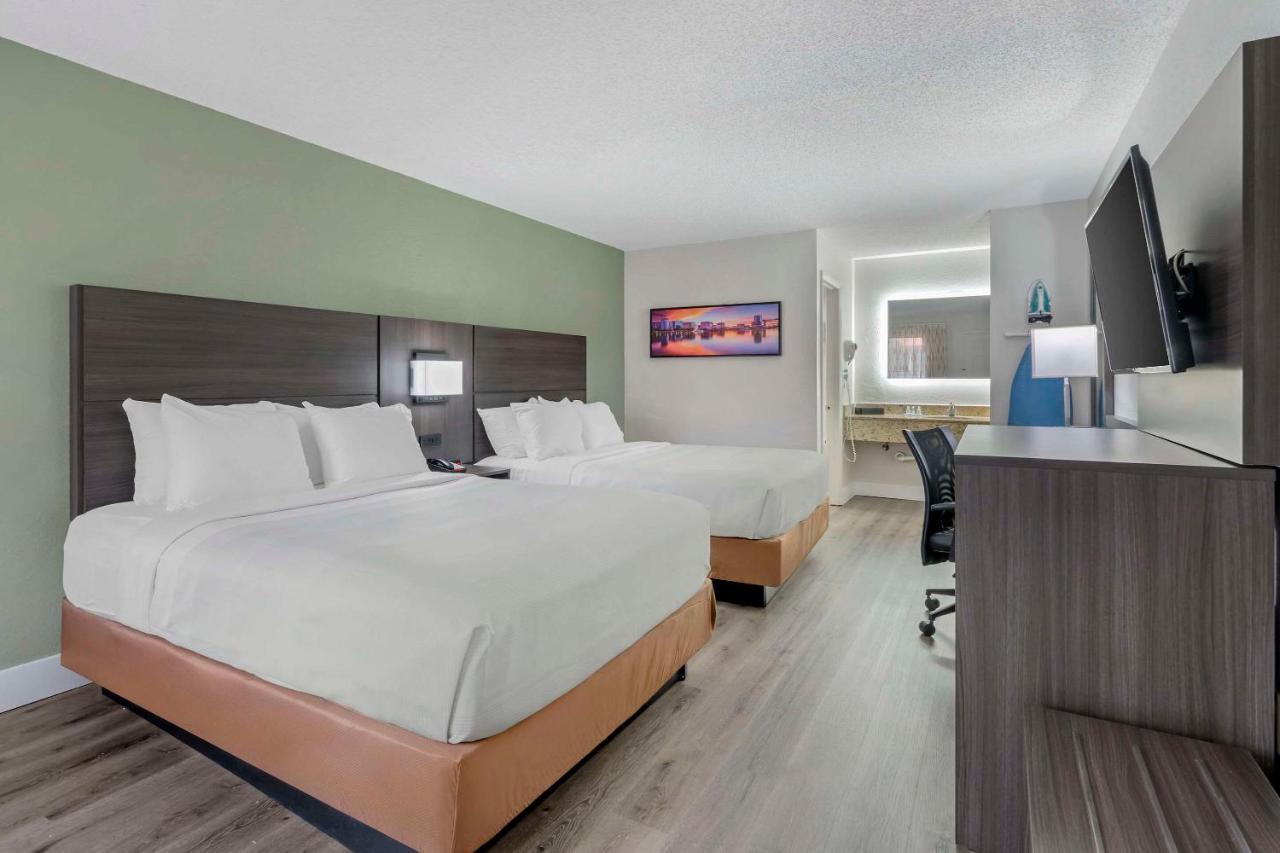 Quality Inn & Suites Orlando East - Ucf Area Alafaya Εξωτερικό φωτογραφία