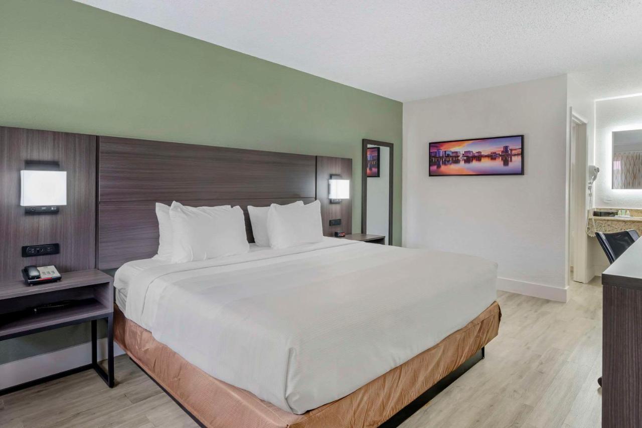 Quality Inn & Suites Orlando East - Ucf Area Alafaya Εξωτερικό φωτογραφία