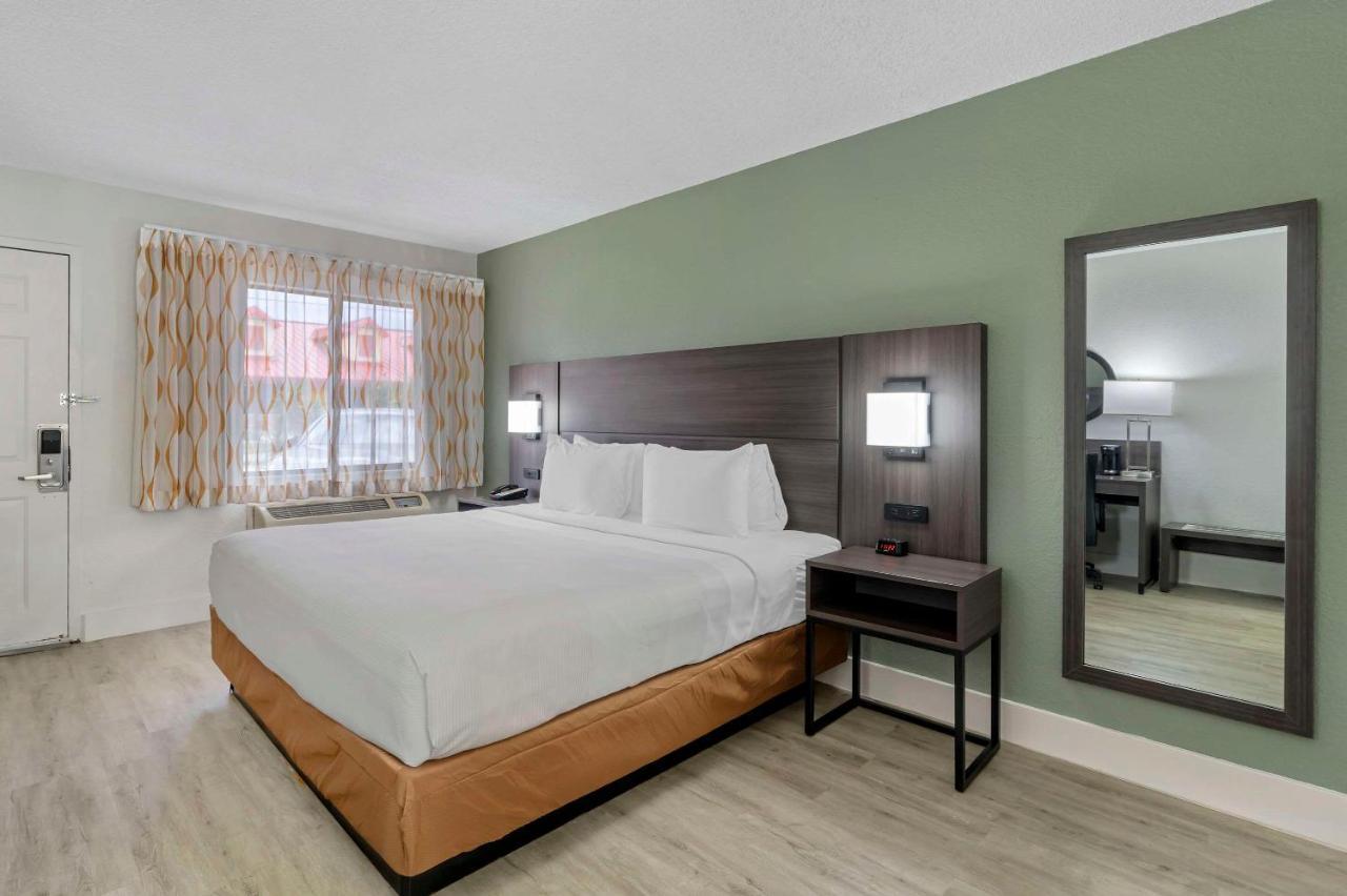 Quality Inn & Suites Orlando East - Ucf Area Alafaya Εξωτερικό φωτογραφία