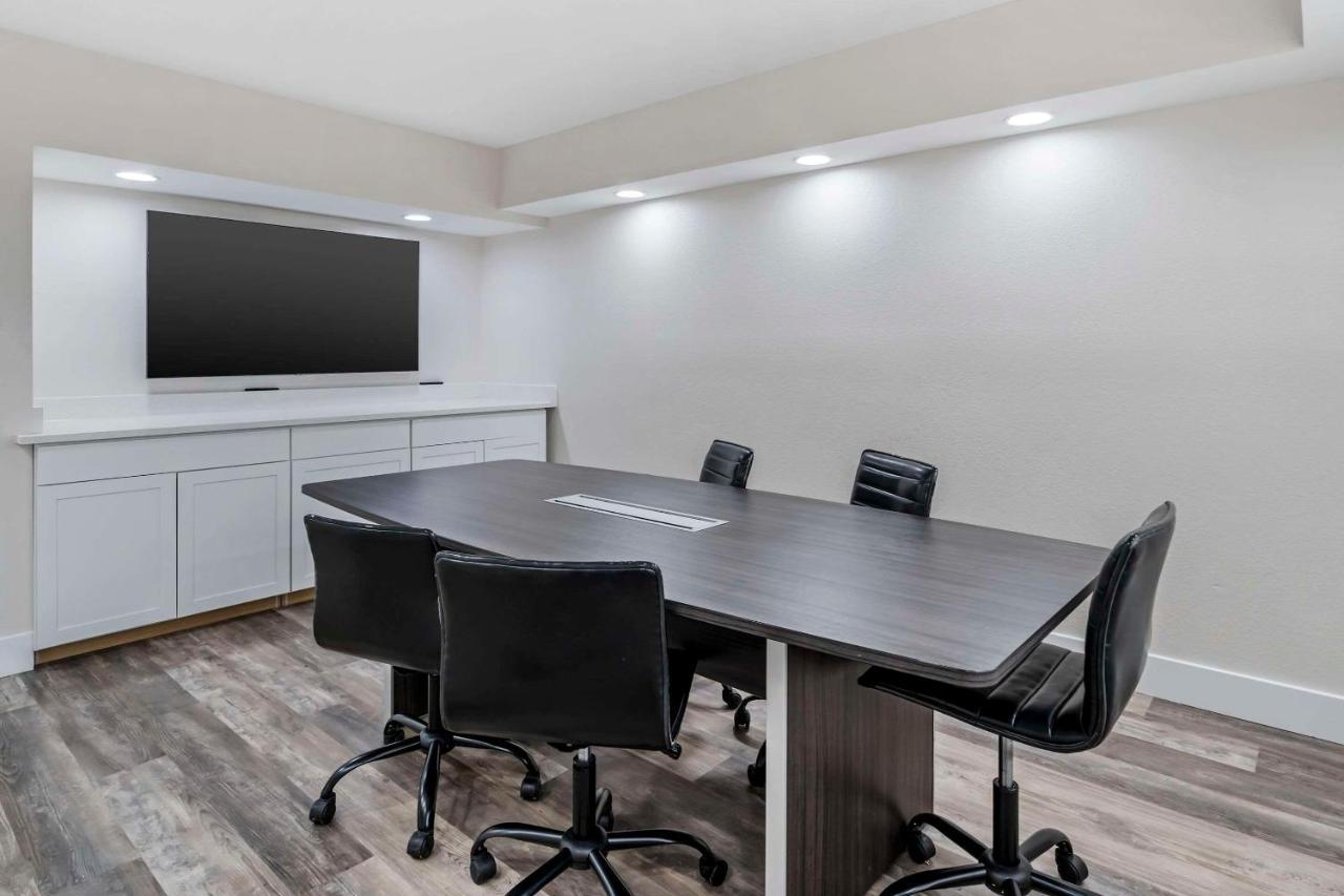 Quality Inn & Suites Orlando East - Ucf Area Alafaya Εξωτερικό φωτογραφία