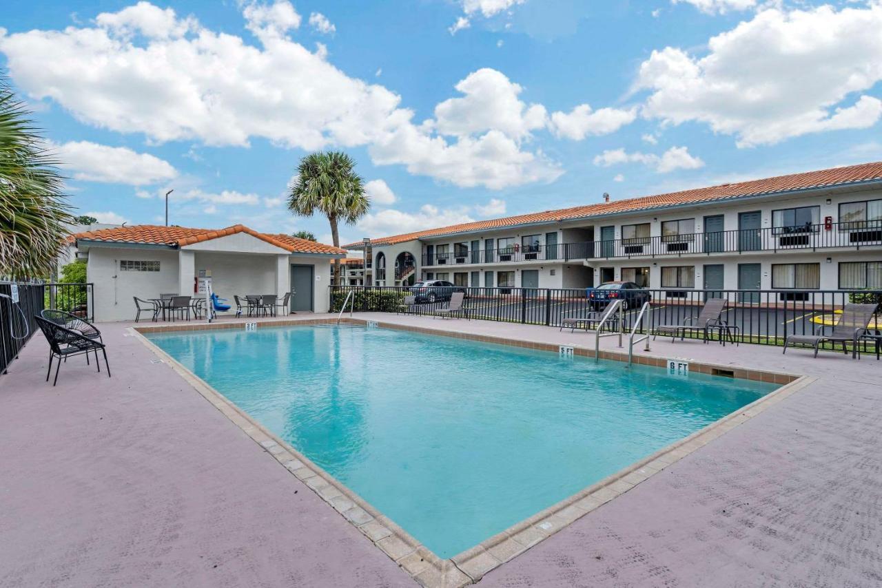 Quality Inn & Suites Orlando East - Ucf Area Alafaya Εξωτερικό φωτογραφία