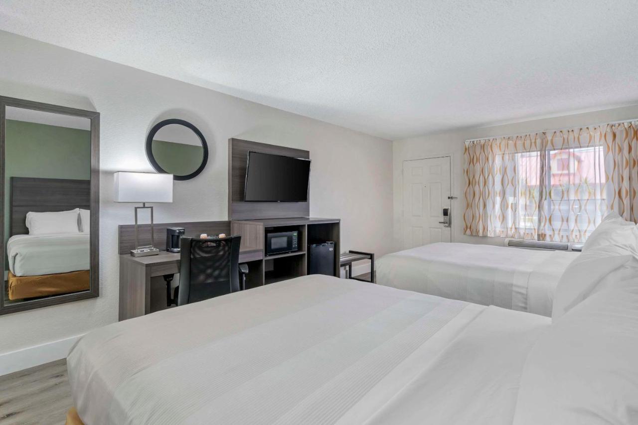 Quality Inn & Suites Orlando East - Ucf Area Alafaya Εξωτερικό φωτογραφία