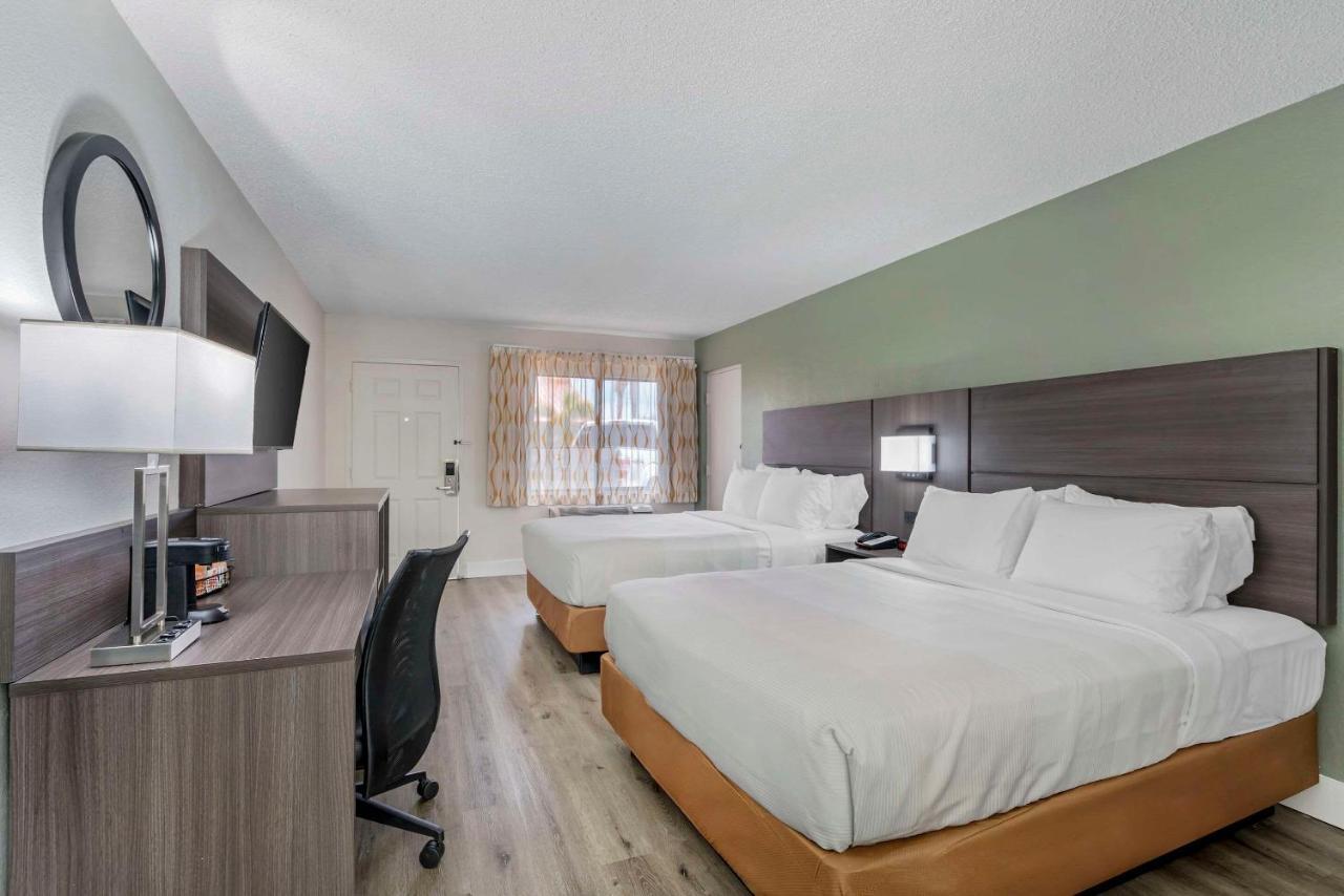 Quality Inn & Suites Orlando East - Ucf Area Alafaya Εξωτερικό φωτογραφία