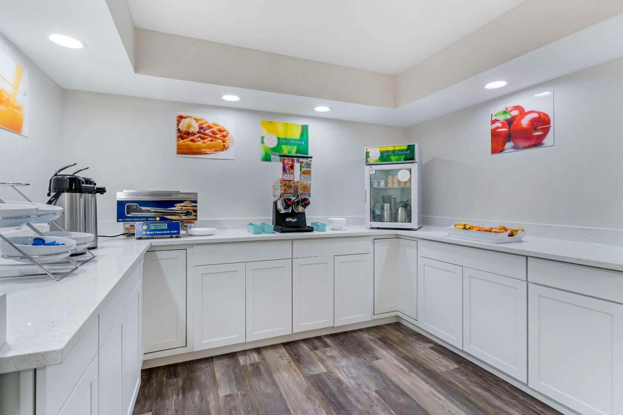 Quality Inn & Suites Orlando East - Ucf Area Alafaya Εξωτερικό φωτογραφία