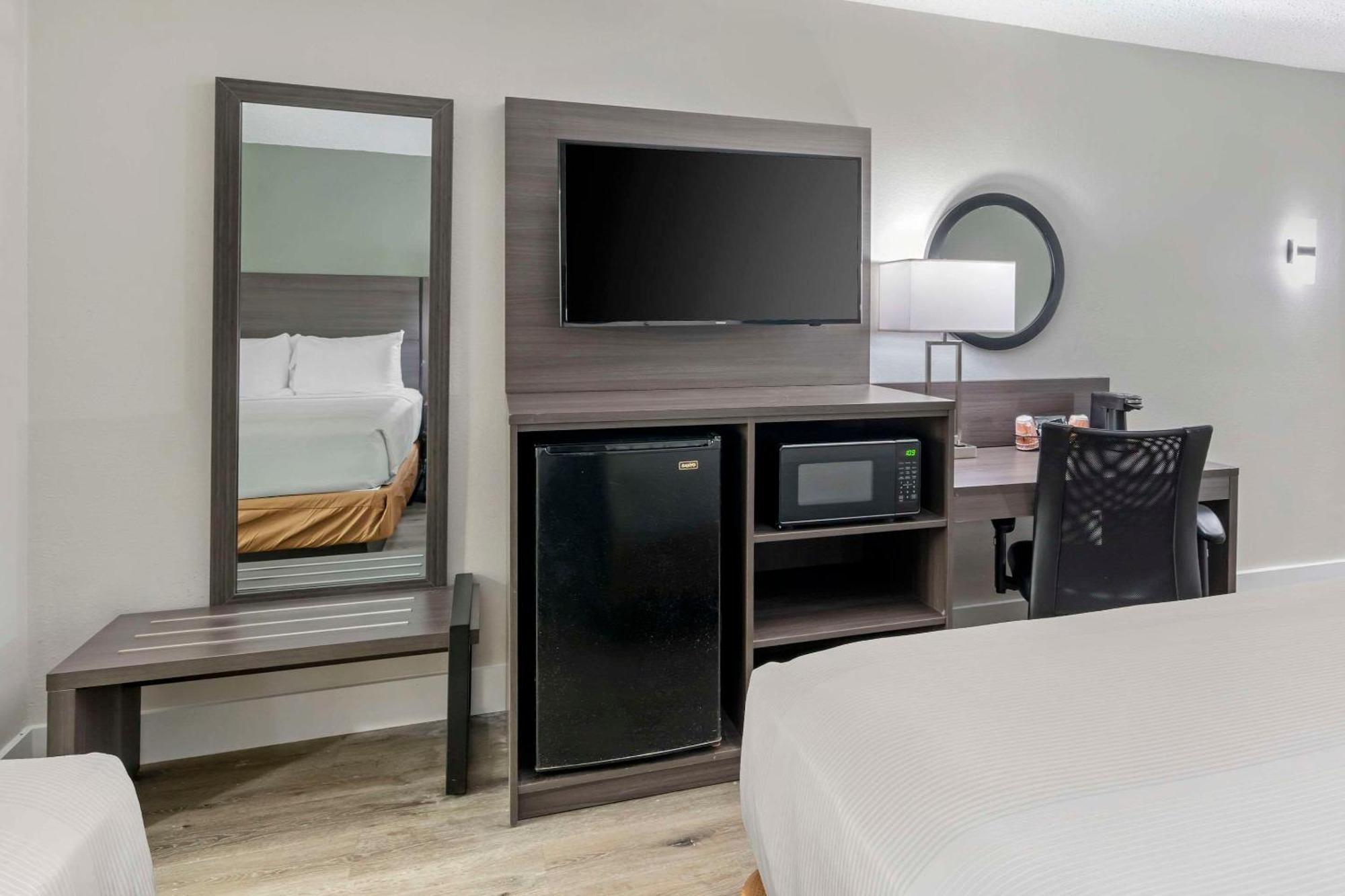 Quality Inn & Suites Orlando East - Ucf Area Alafaya Εξωτερικό φωτογραφία