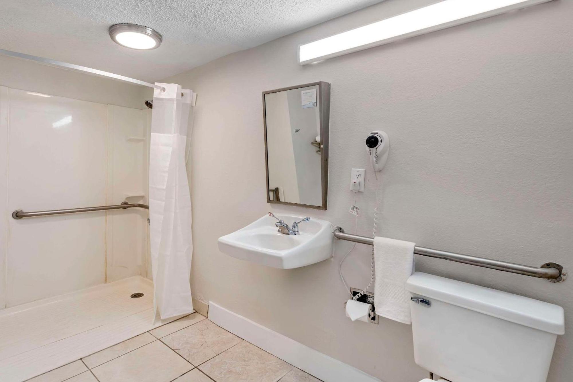 Quality Inn & Suites Orlando East - Ucf Area Alafaya Εξωτερικό φωτογραφία