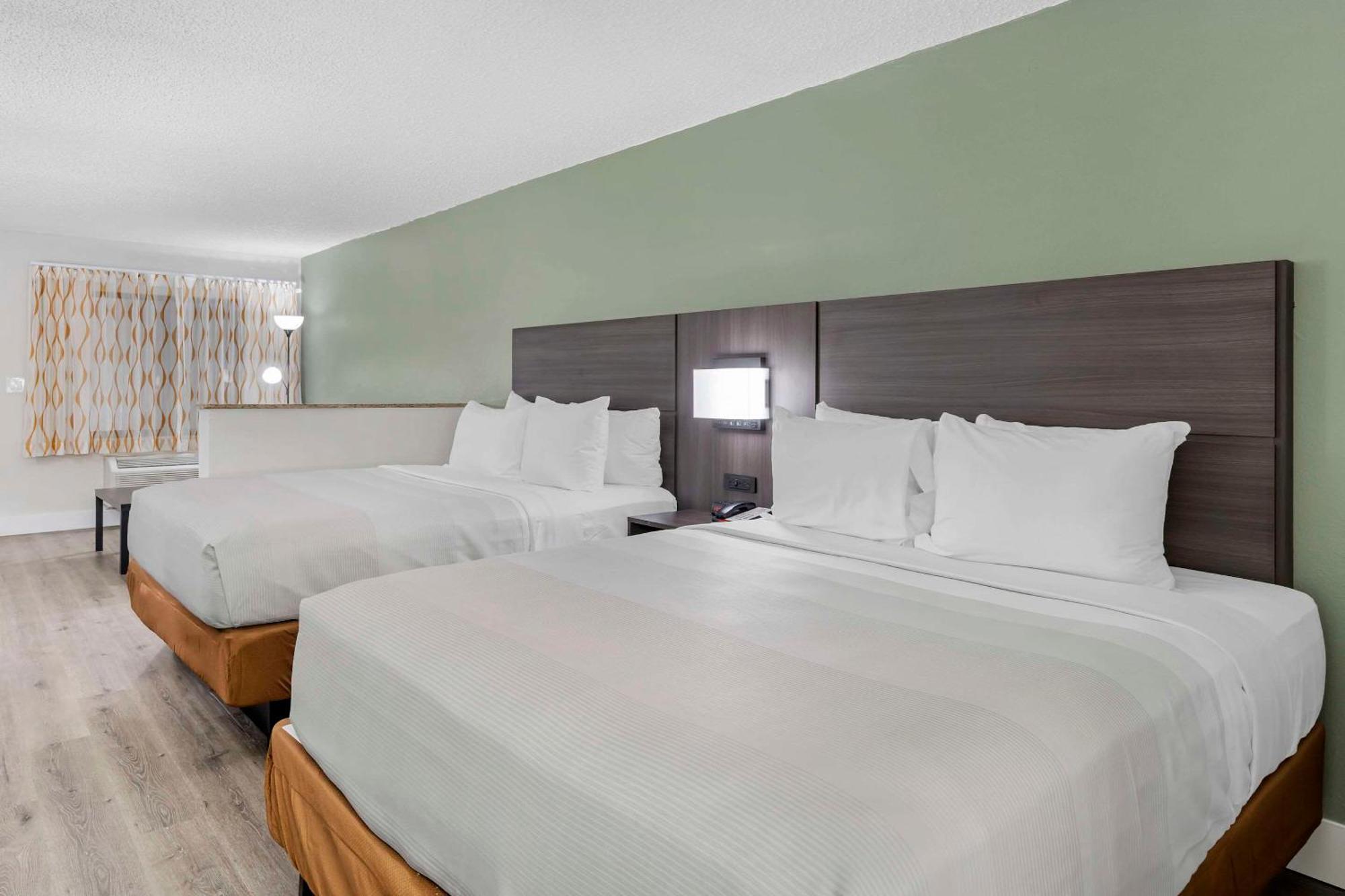 Quality Inn & Suites Orlando East - Ucf Area Alafaya Εξωτερικό φωτογραφία