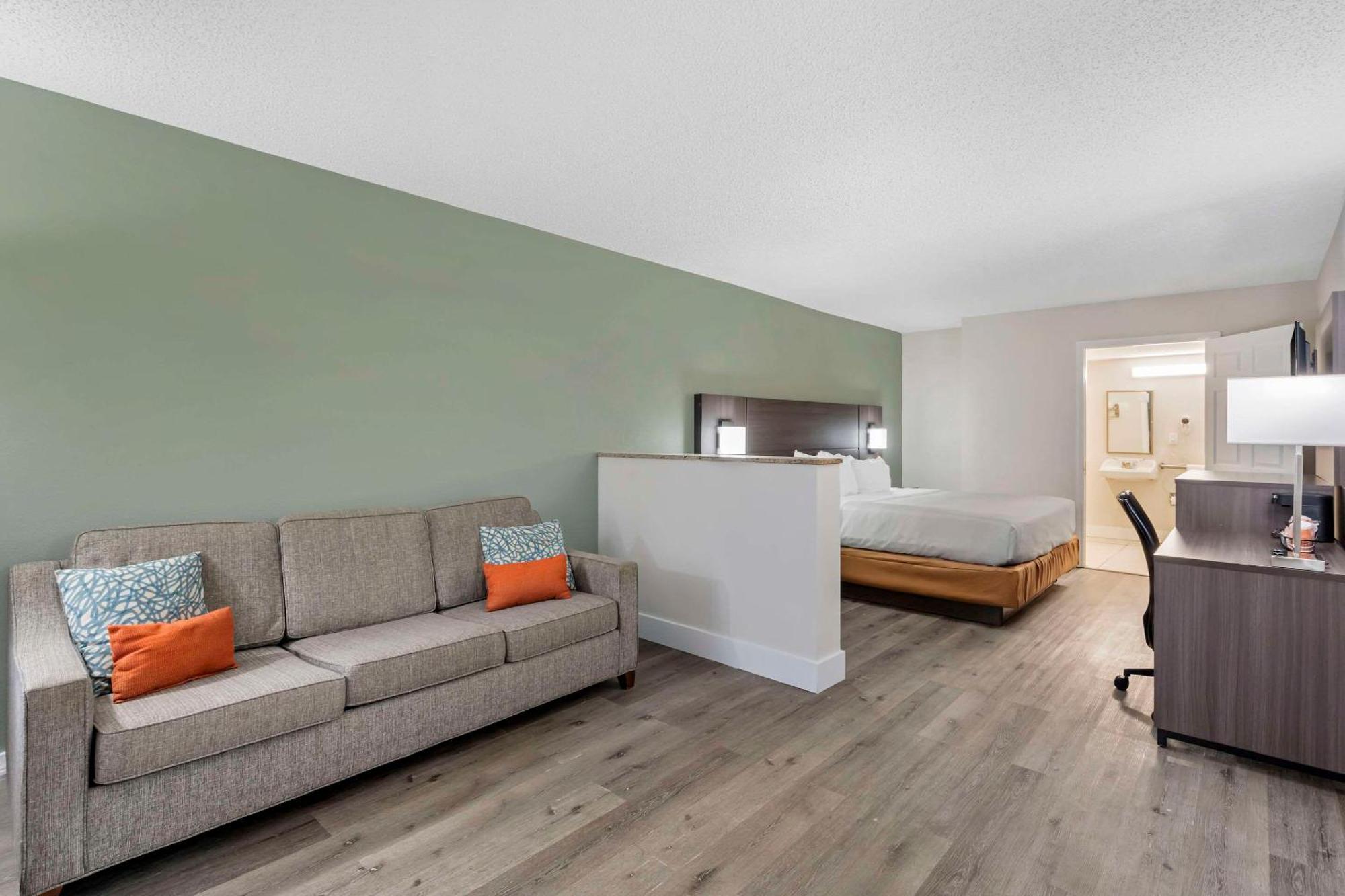 Quality Inn & Suites Orlando East - Ucf Area Alafaya Εξωτερικό φωτογραφία