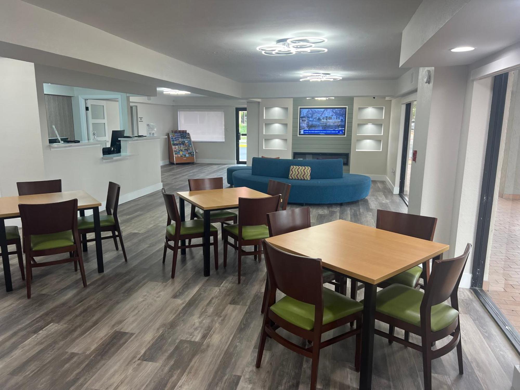Quality Inn & Suites Orlando East - Ucf Area Alafaya Εξωτερικό φωτογραφία