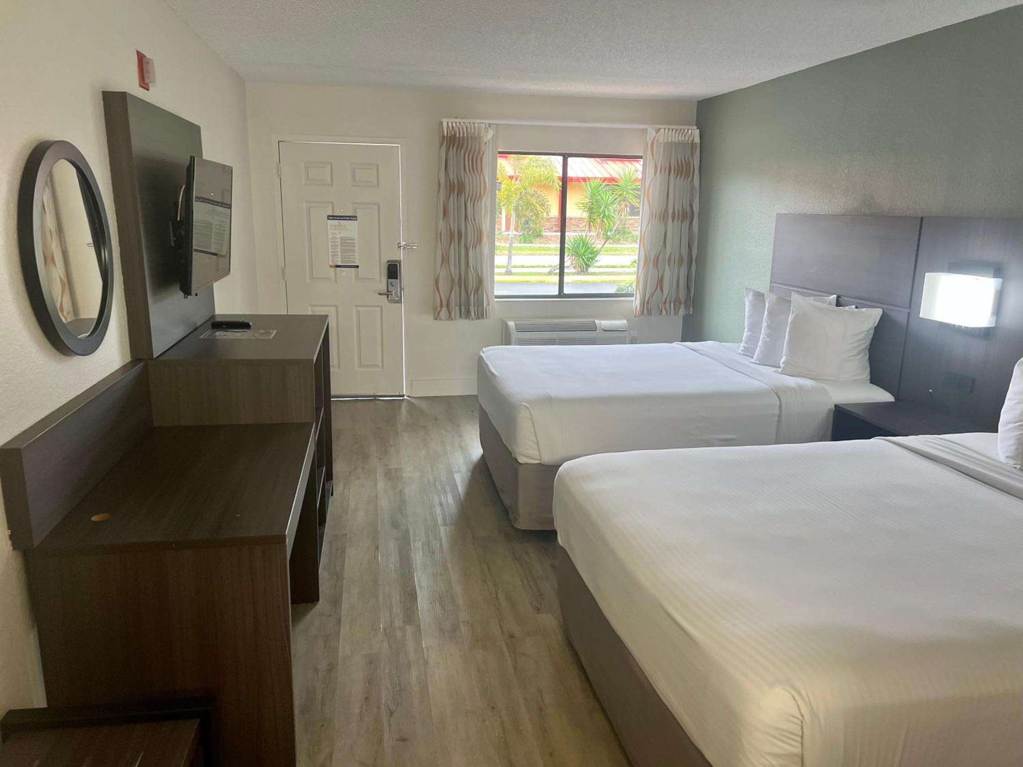 Quality Inn & Suites Orlando East - Ucf Area Alafaya Εξωτερικό φωτογραφία